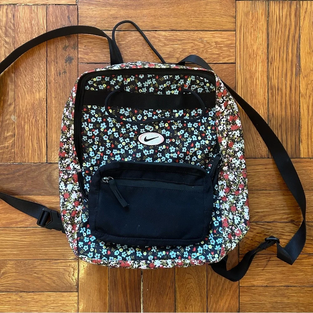 Nike Tanjun Backpack Black Floral Expandable with Laptop Sleeve Urban Outfitters - Picture 1 of 8